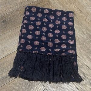 Episode by Carolyn Wight Freeman Scarf